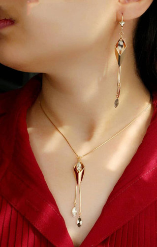 نیمست طرح طلا اشکی